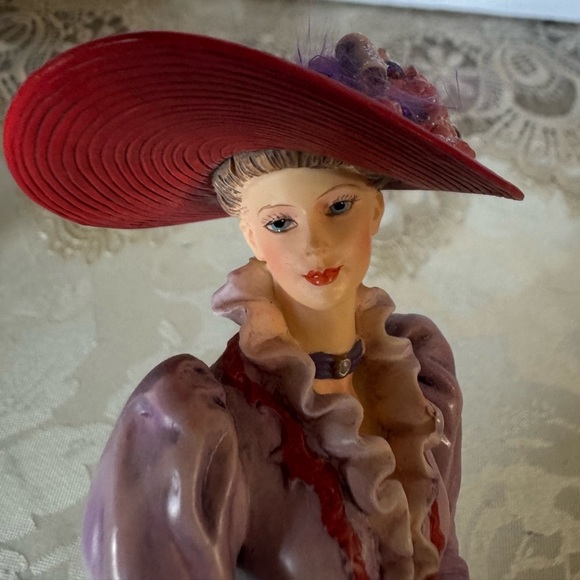 Thomas Kinkade "Tea At Three" figurine from the Portraits of Style and Grace - Picture 10 of 12